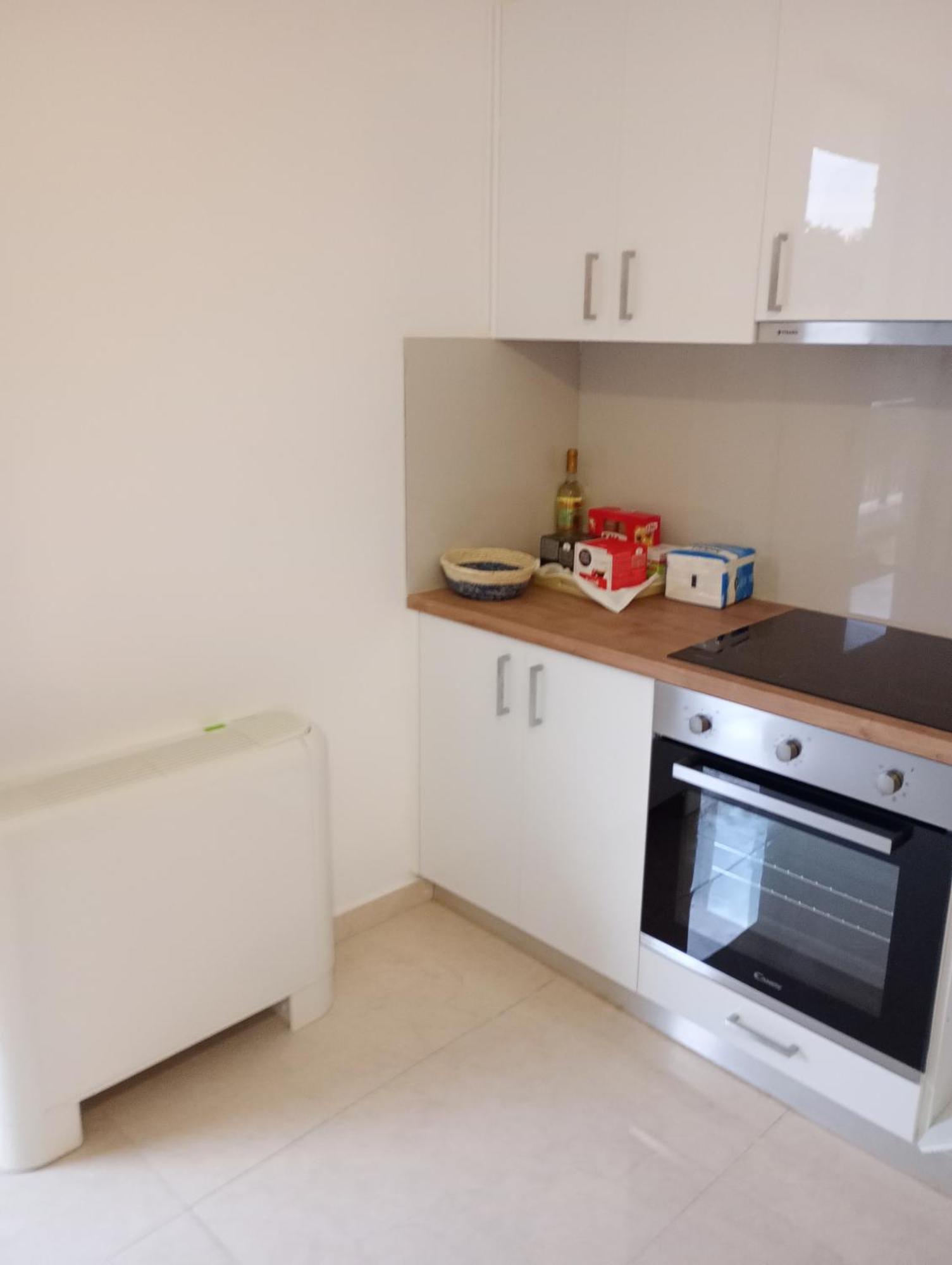 Coastal Garden Getaway Apartment Vári Екстериор снимка